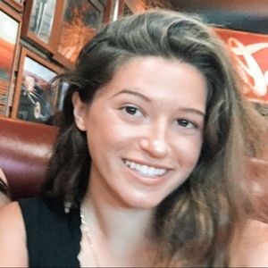 Meet your Posher, Juliana